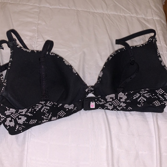 4 like new Victoria’s Secret bras - Picture 2 of 7